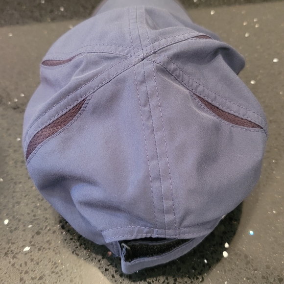 2 Nike Air dry hats - Picture 3 of 4